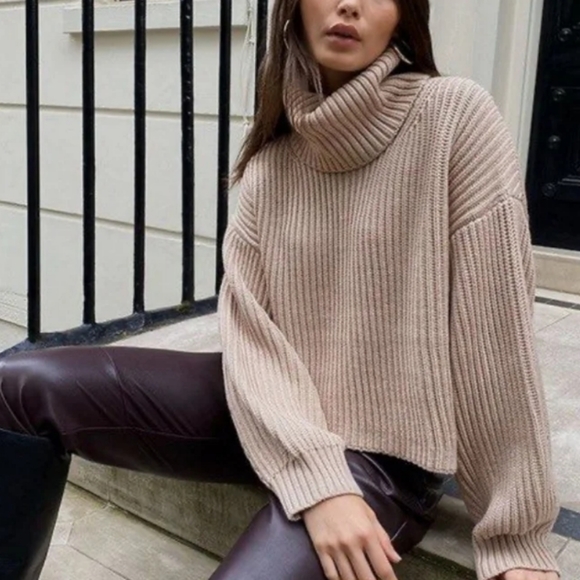 Babaton Aritzia Women's Guell Turtleneck Crop Chunky Knit Wool Sweater Like New - Picture 3 of 16